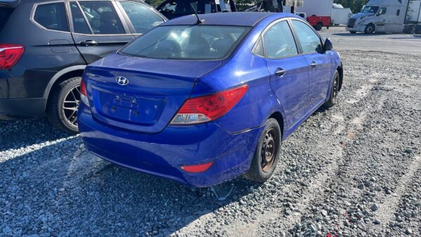 2013 Hyundai ACCENT - Image 3