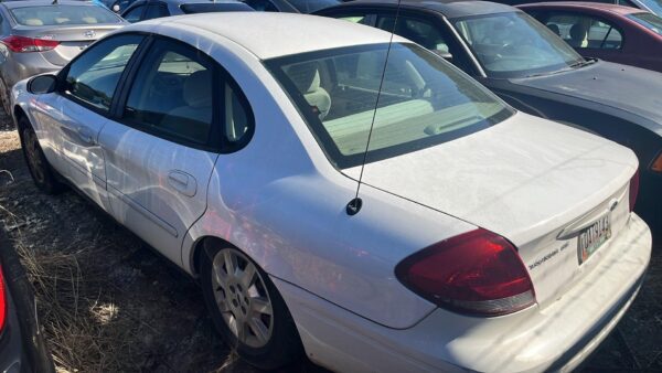 2006 FORD TAURUS - Image 4