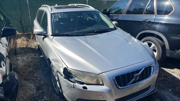 2008 VOLVO V70 - Image 2