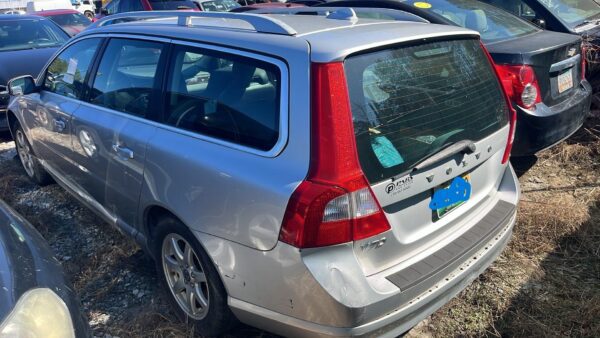 2008 VOLVO V70 - Image 3