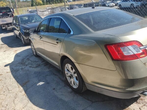 2012 FORD TAURUS - Image 2