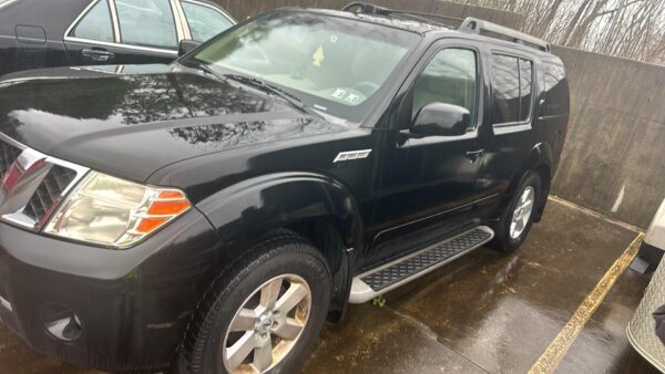 2008 Nissan Pathfinder - Image 3