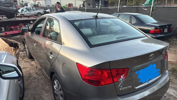 2011 Kia Forte - Image 3