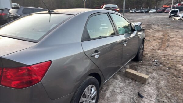 2011 Kia Forte - Image 4