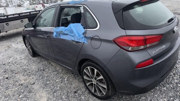 2018 HYUNDAI ELANTRA - Image 5