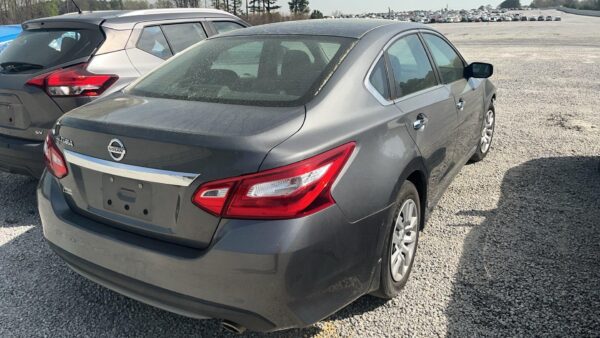 2017 NISSAN ALTIMA - Image 4