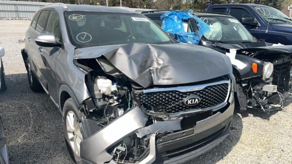 2016 KIA SORENTO - Image 2