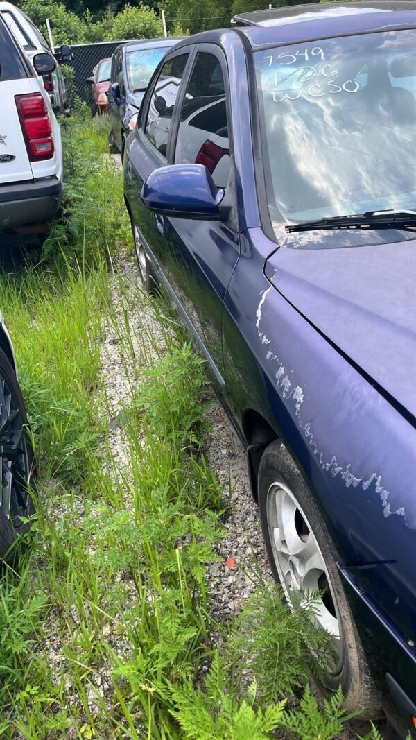 2003 HYUNDAI ELANTRA - Image 4