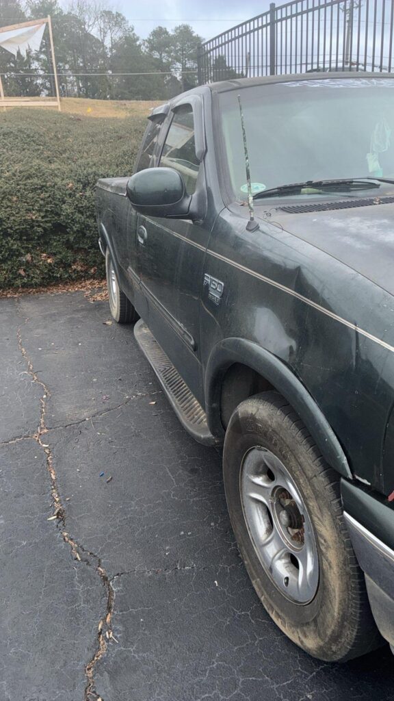 2001 Ford F-150 photo 2