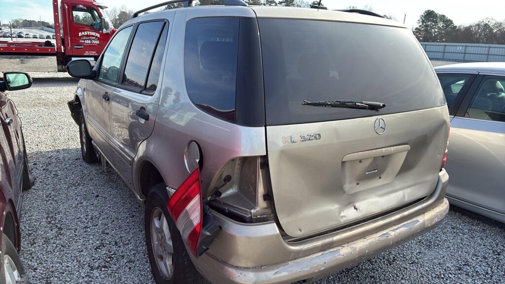 2001 Mercedes-Benz M-Class photo 2