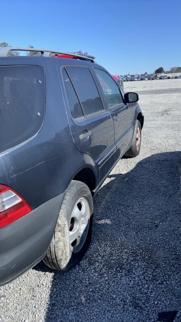 2003 Mercedes-Benz M-Class photo 3