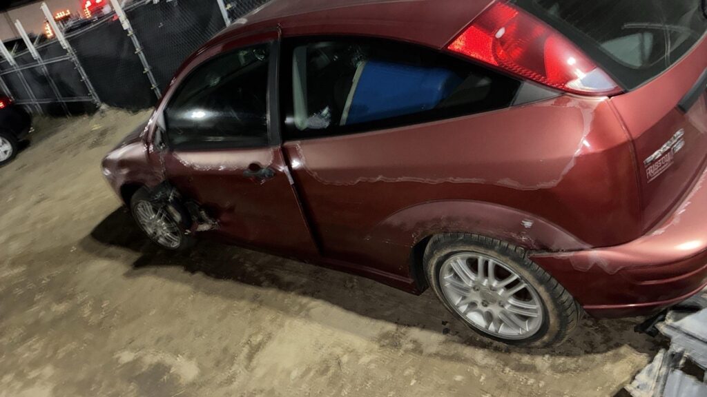 2005 Ford Focus photo 3