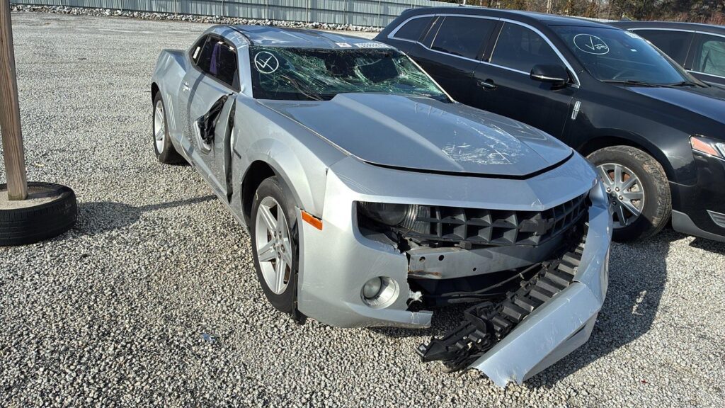 2010 Chevrolet Camaro photo 3