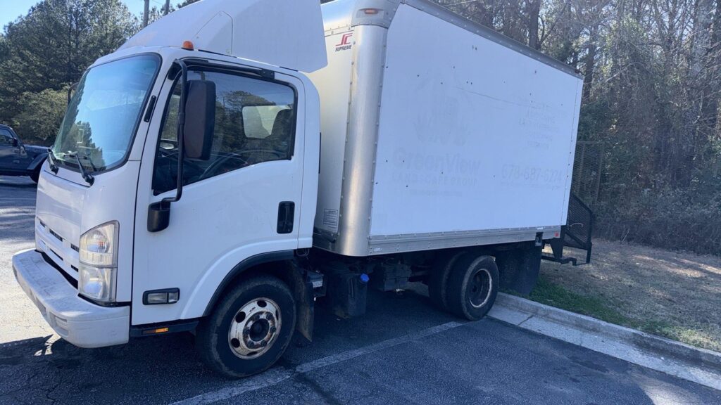 2011 Isuzu NPR photo 1