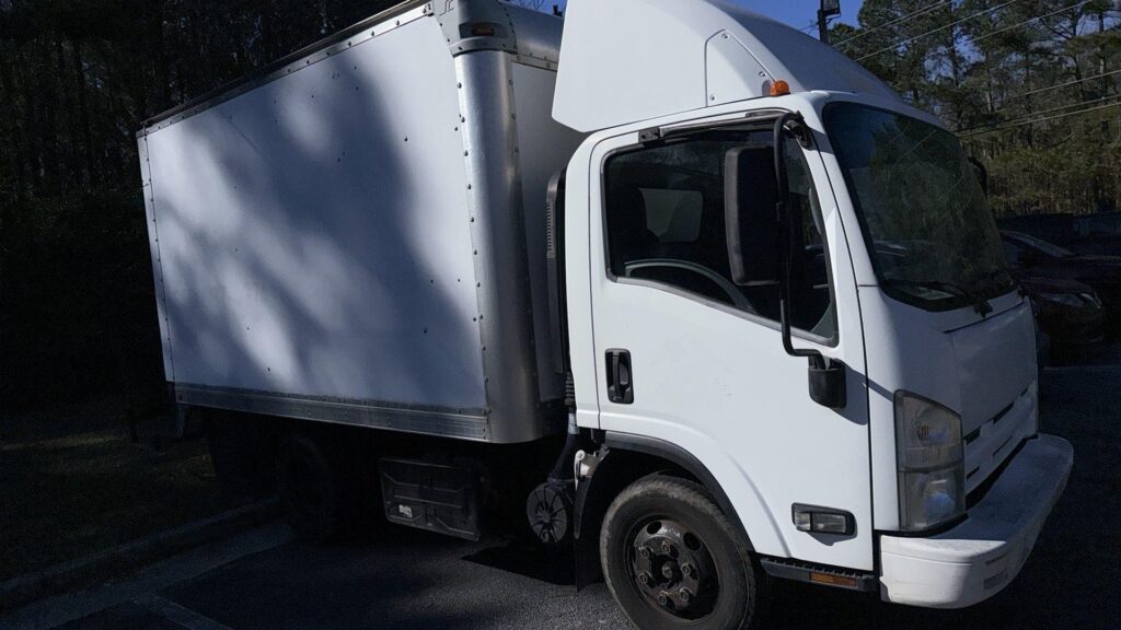 2011 Isuzu NPR photo 3