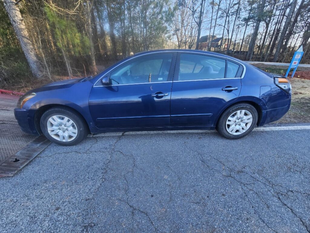 2011 Nissan Altima photo 2