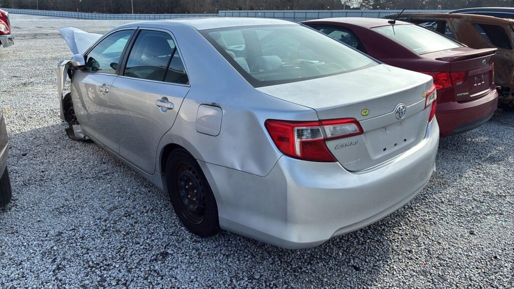 2012 Toyota Camry photo 4