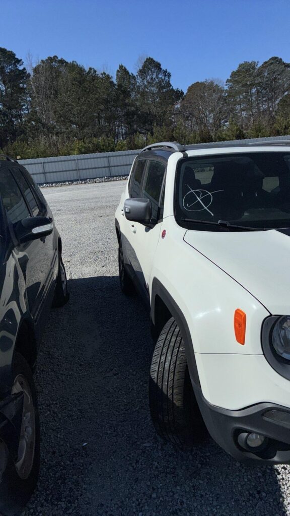 2015 Jeep Renegade photo 3