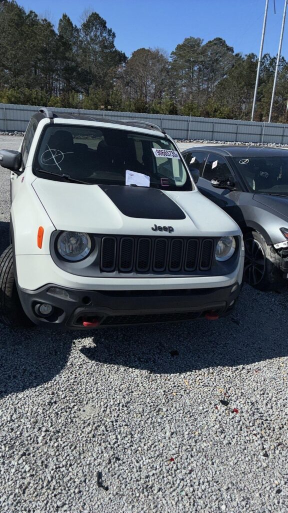 2015 Jeep Renegade photo 1