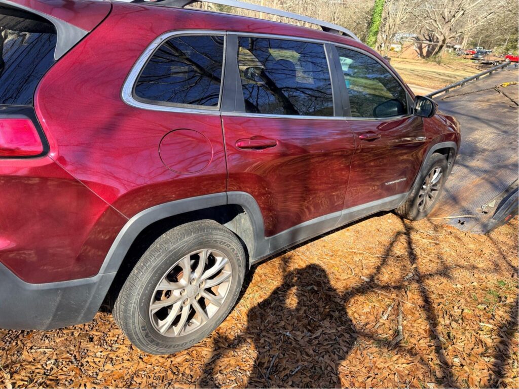 2019 Jeep Cherokee photo 3