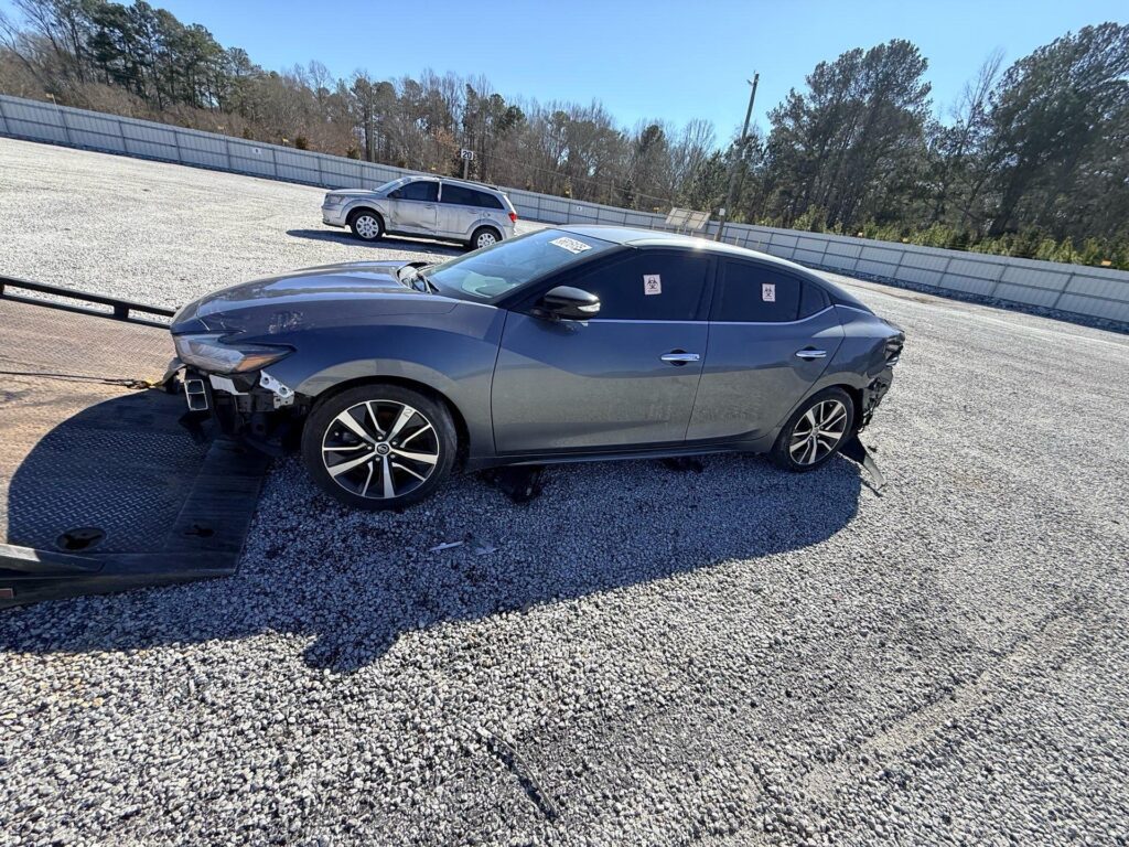 2019 Nissan Maxima photo 1