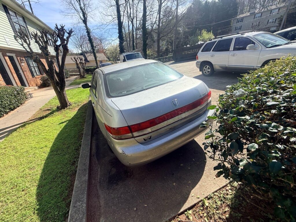 2004 Honda Accord photo 3