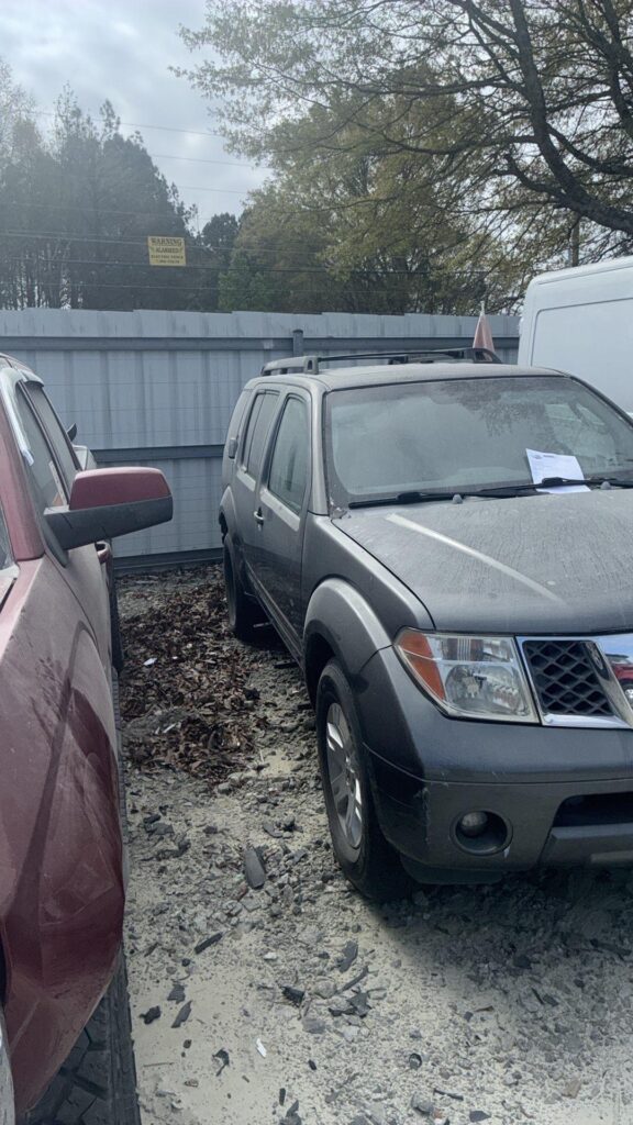 2006 Nissan Pathfinder photo 4