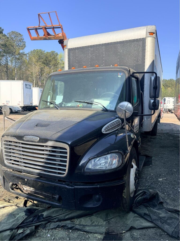 2007 Freightliner M2 106