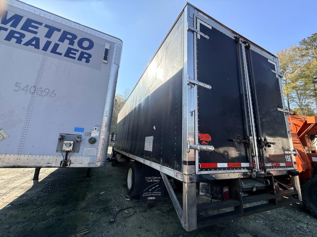 2007 Freightliner M2 106 photo 2