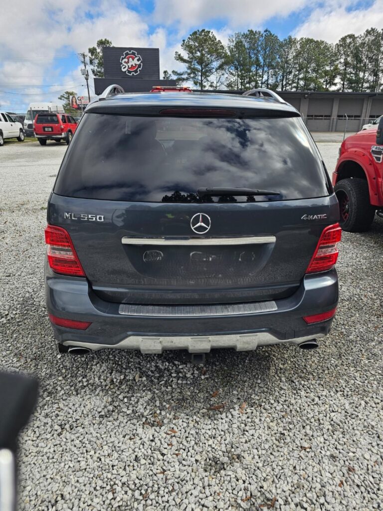 2011 Mercedes-Benz M-Class photo 3