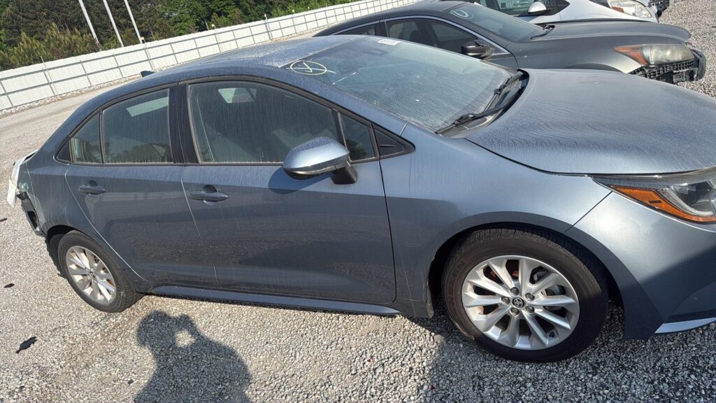 2020 Toyota Corolla photo 2
