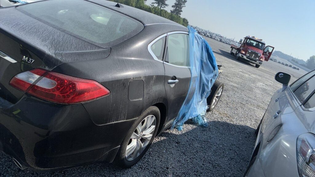 2011 Infiniti M37 photo 2