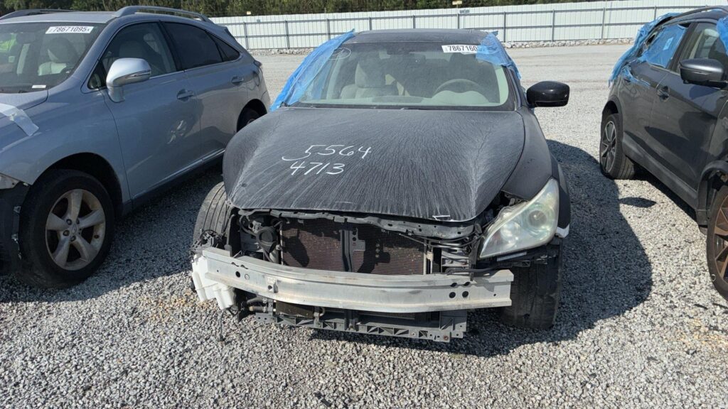 2011 Infiniti M37 photo 4