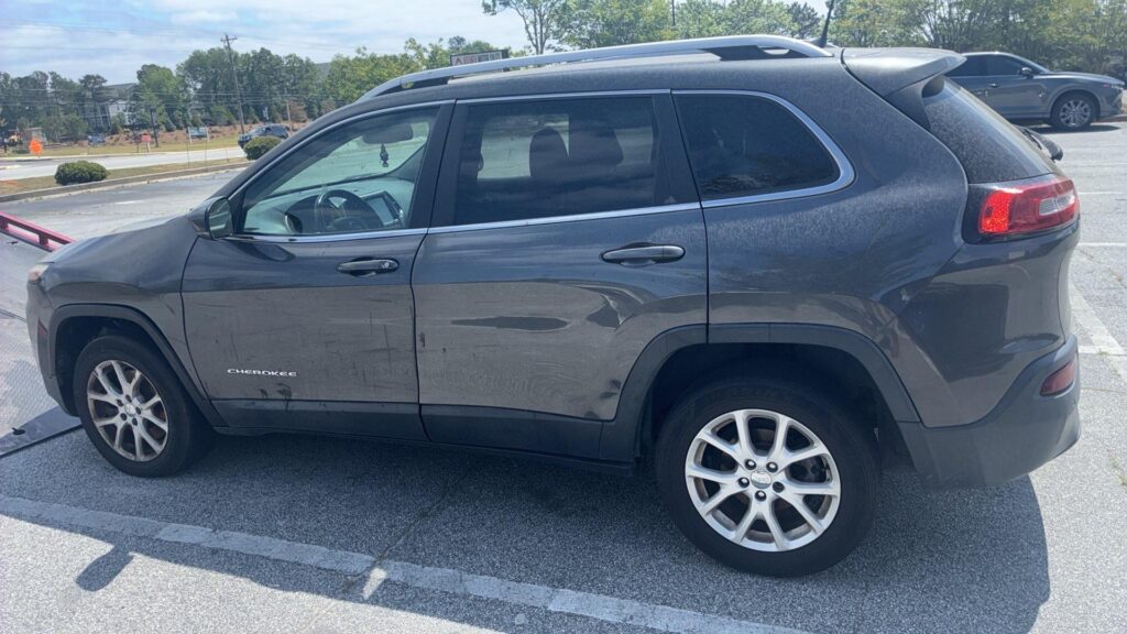 2016 Jeep Cherokee photo 3